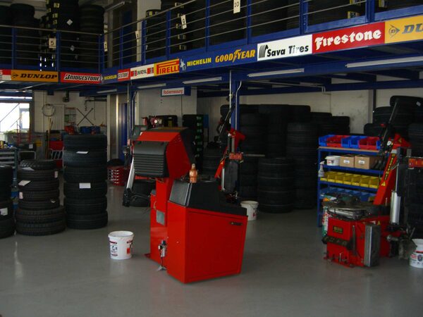 Grosszügige Werkstatt mit moderner Infrastruktur