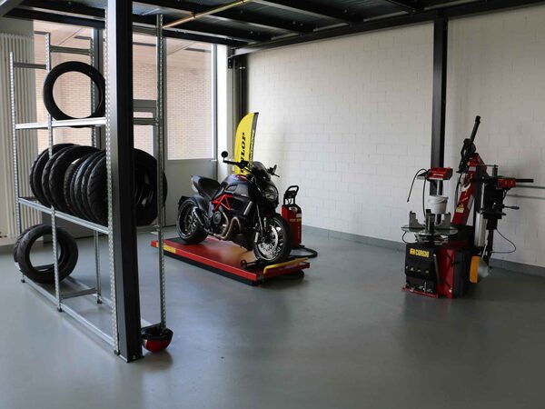 Ein- und Ausbau der Räder durch Fachpersonal